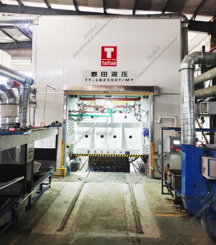 Presse hydraulique de formage SMC 2500T pour pièces intérieures d'automobile